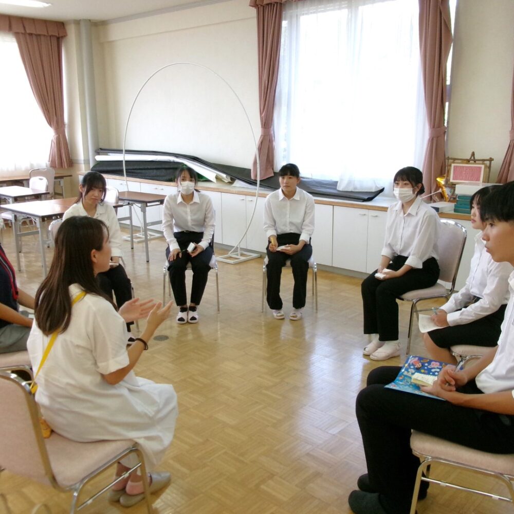 仙台市保育士との懇談会(進路ガイダンス:2年生)