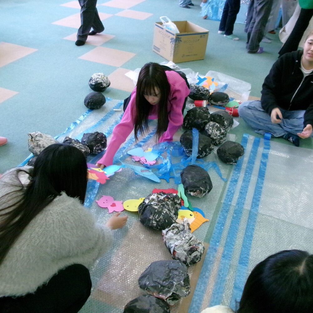 「魚釣り」準備中（ﾁｬｲﾙﾄﾞｱｲﾗﾝﾄﾞ前日）