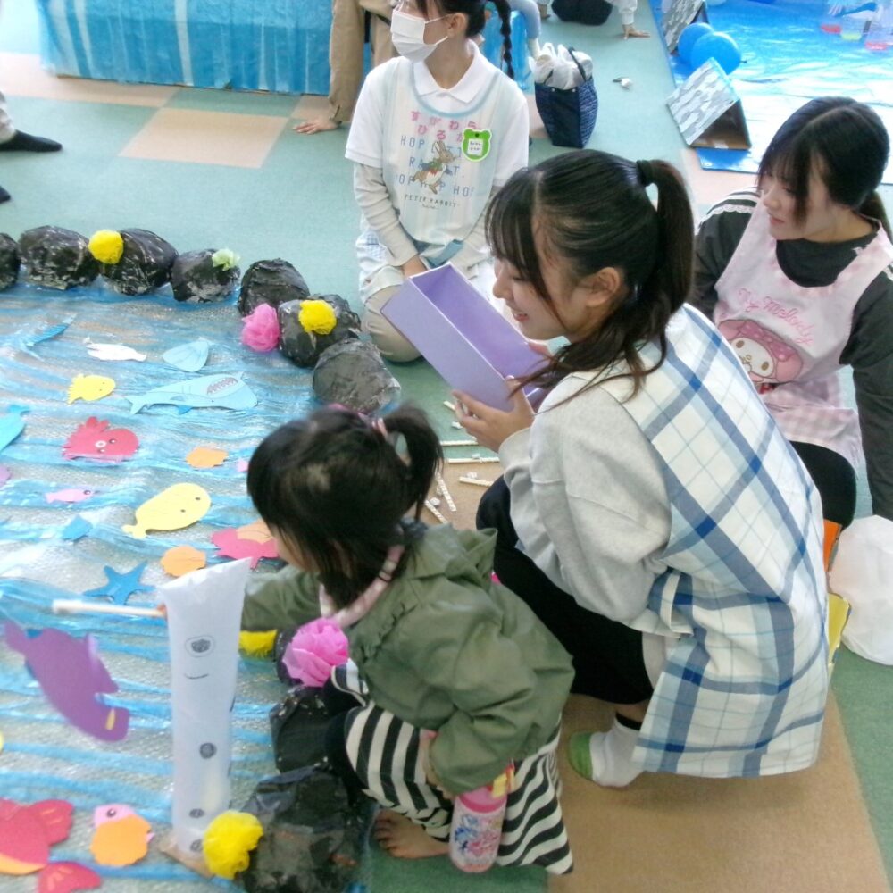 そっと見守る（聖翔祭ﾁｬｲﾙﾄﾞｱｲﾗﾝﾄﾞ）