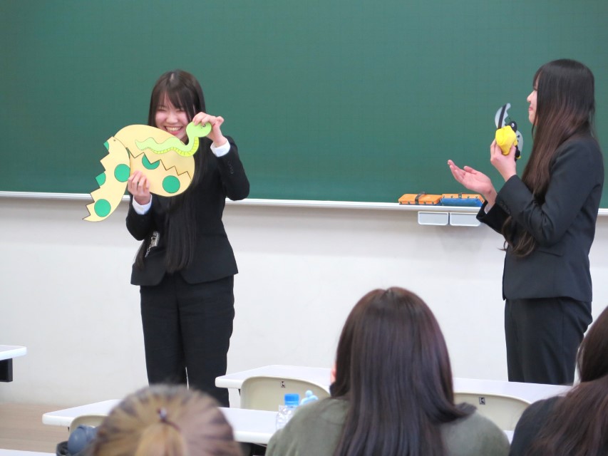 先輩の「お手本」から学ぶ(実習報告会)