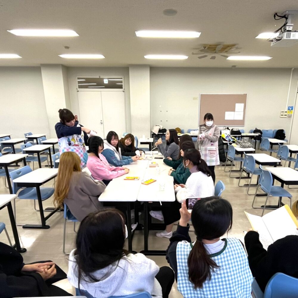 先輩の「模擬保育」から学ぶ(実習報告会)